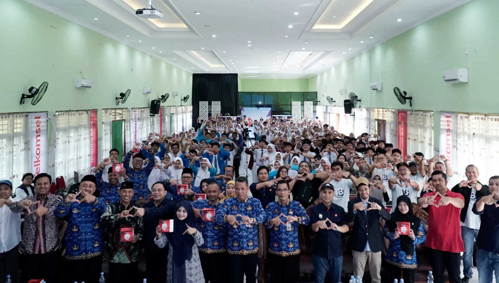 Telkomsel Tuntaskan Ibfest 9, Dorong Literasi Digital &Amp; Ai Untuk 10.000 Pelajar