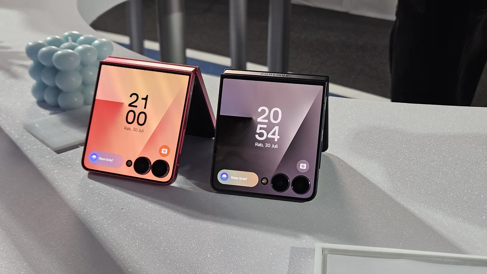 Galaxy Z Flip 8