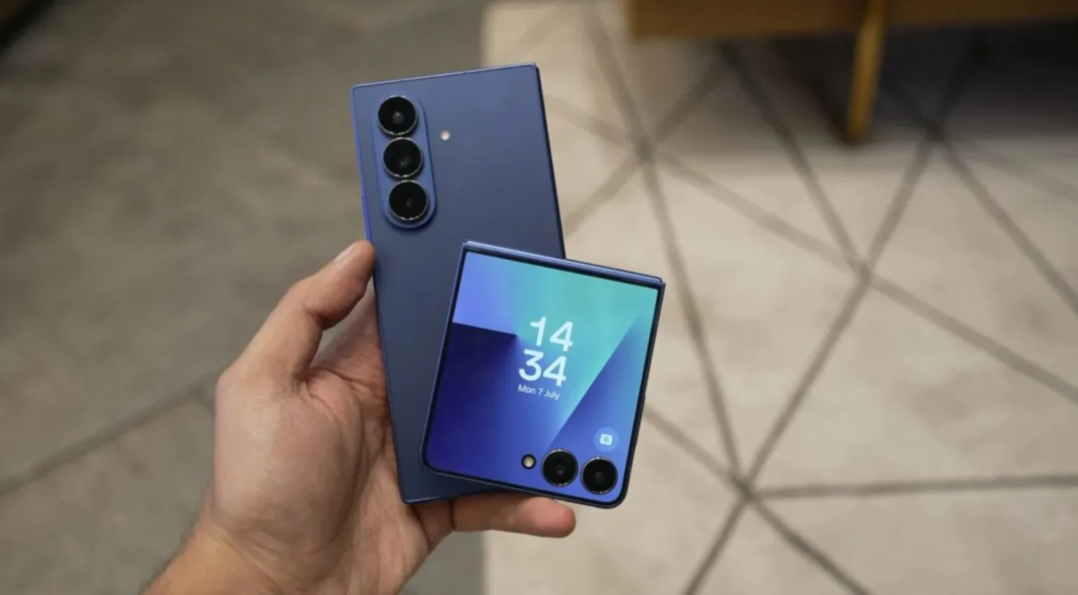 Samsunggalaxyzflip8