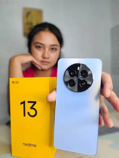 realme 13 